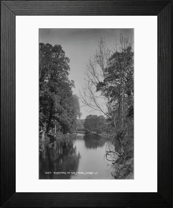 Framed Print : Tranquil Scene by the River Stour Framed Print : Tranquil Scene by the River Stour