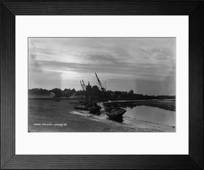 Framed Print : Boats at Low Tide in Maldon Framed Print : Boats at Low Tide in Maldon