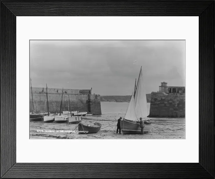 Framed Print : Newquay Harbour Framed Print : Newquay Harbour