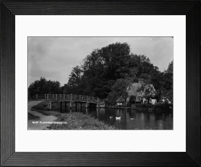 Framed Print : Scenic Bridge at Flatford Framed Print : Scenic Bridge at Flatford