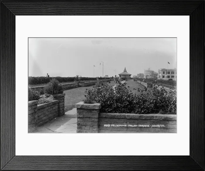 Framed Print : Italian Gardens in Felixstowe