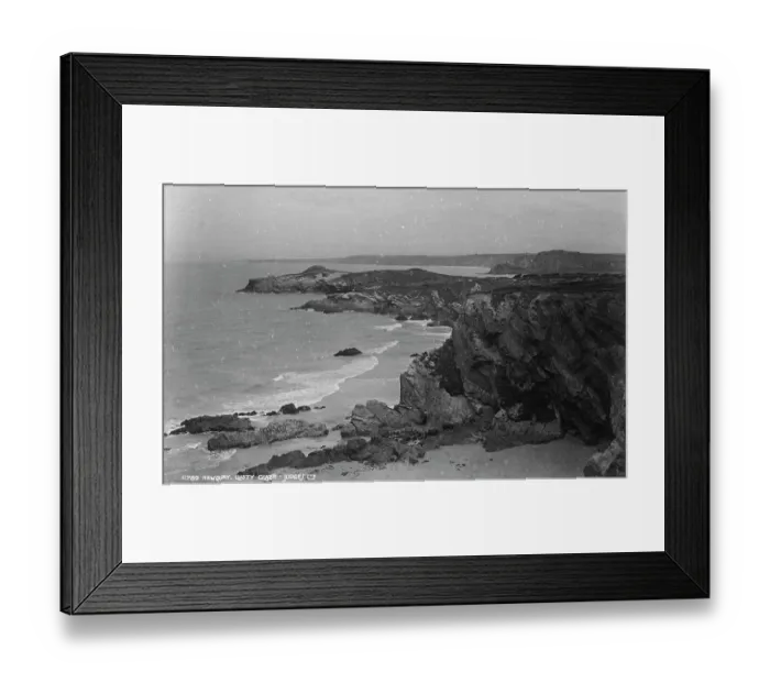 Framed Print : Coastal View of Lusty Glaze, Newquay Framed Print : Coastal View of Lusty Glaze, Newquay