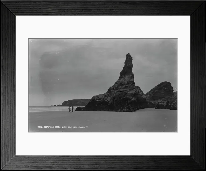 Framed Print : Queen Bess Rock at Bedruthan Steps Framed Print : Queen Bess Rock at Bedruthan Steps