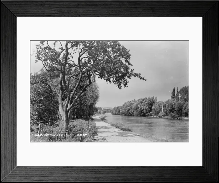 Framed Print : The Thames at Henley Framed Print : The Thames at Henley