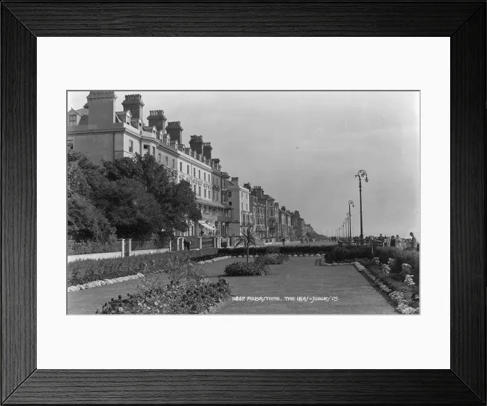 Framed Print : Seafront in Folkestone Framed Print : Seafront in Folkestone