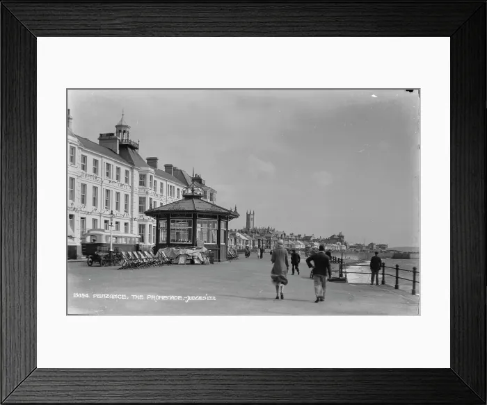 Framed Print : The Promenade in Penzance Framed Print : The Promenade in Penzance