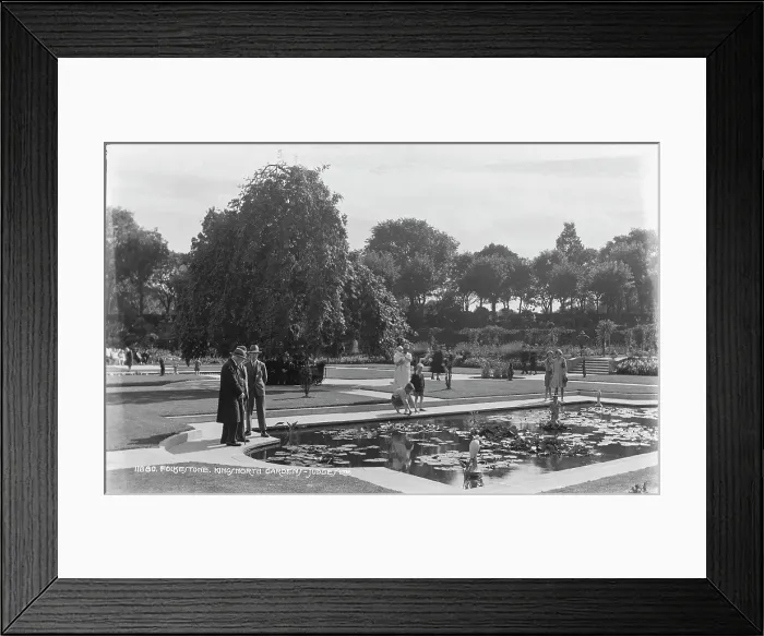 Framed Print : Kingsnorth Garden in Folkestone Framed Print : Kingsnorth Garden in Folkestone