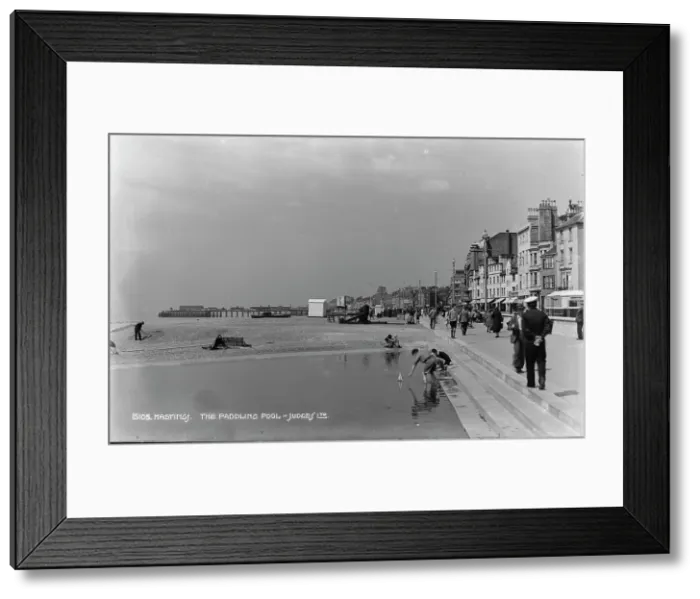 Framed Print : The Paddling Pool at Hastings Framed Print : The Paddling Pool at Hastings