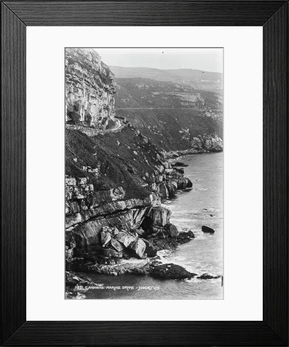 Framed Print : Scenic View of Marine Drive, Llandudno Framed Print : Scenic View of Marine Drive, Llandudno