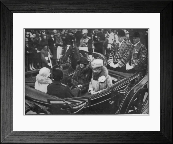Framed Print : Queen Mary / Souriya Framed Print : Queen Mary / Souriya