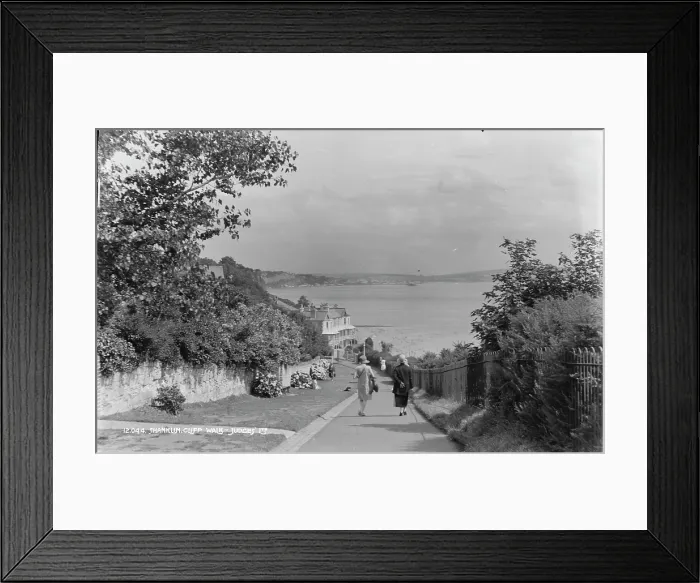 Framed Print : Strolling Along Shanklin Cliff Walk Framed Print : Strolling Along Shanklin Cliff Walk
