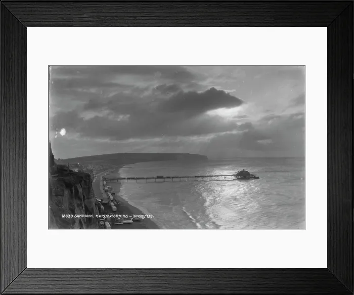 Framed Print : Sandown Pier at Dawn Framed Print : Sandown Pier at Dawn