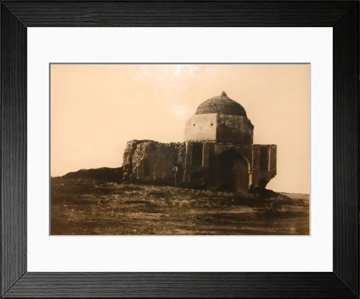 Framed Print : Ruins of a tomb in the Iraqi Desert Framed Print : Ruins of a tomb in the Iraqi Desert