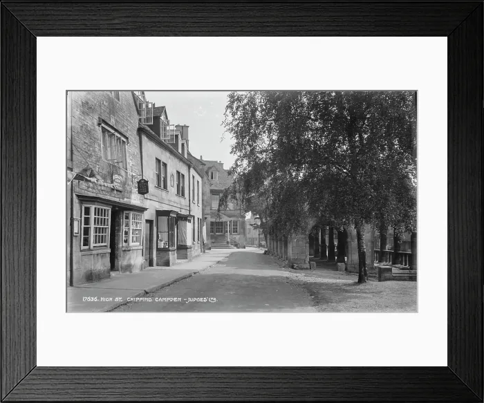 Framed Print : High Street in Chipping Campden Framed Print : High Street in Chipping Campden