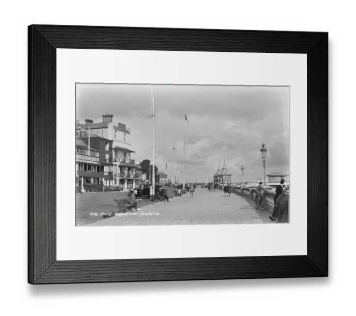 Framed Print : Cowes Promenade Framed Print : Cowes Promenade