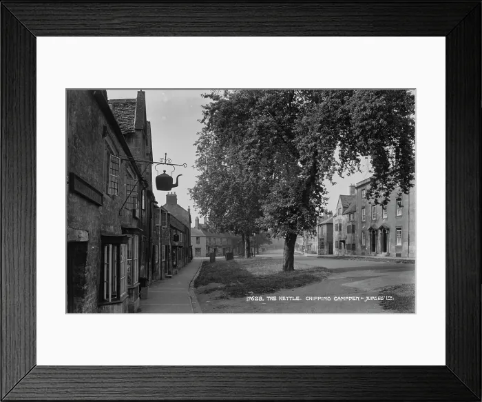 Framed Print : The Kettle in Chipping Campden Framed Print : The Kettle in Chipping Campden