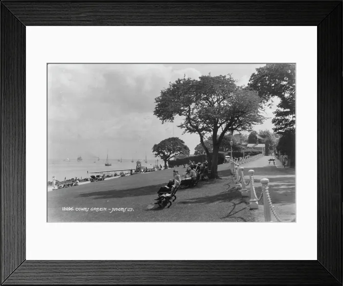 Framed Print : Cowes Green Framed Print : Cowes Green