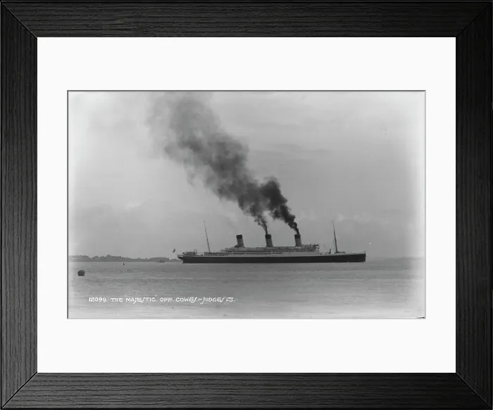 Framed Print : The Majestic Off Cowes Framed Print : The Majestic Off Cowes