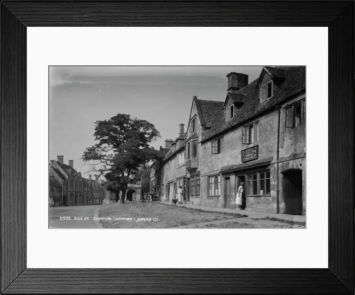 Framed Print : High Street in Chipping Campden Framed Print : High Street in Chipping Campden