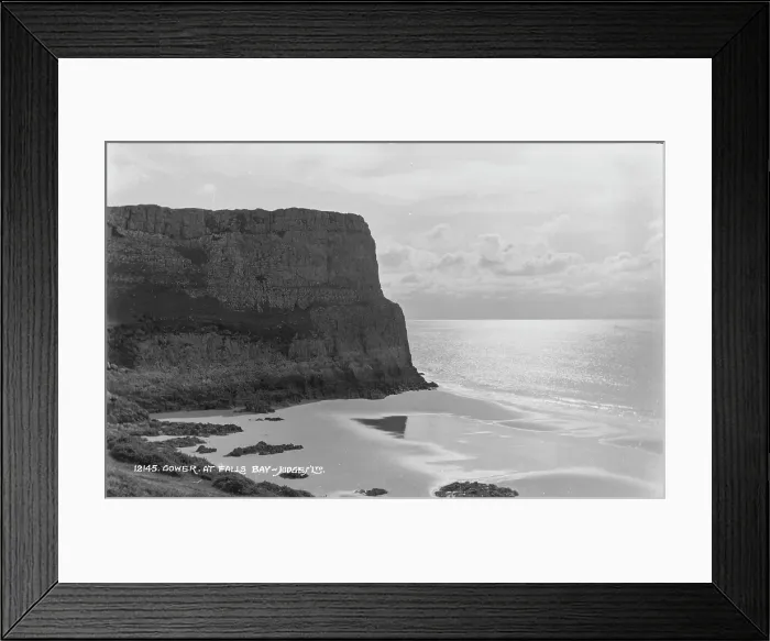 Framed Print : Scenic View of Falls Bay Framed Print : Scenic View of Falls Bay