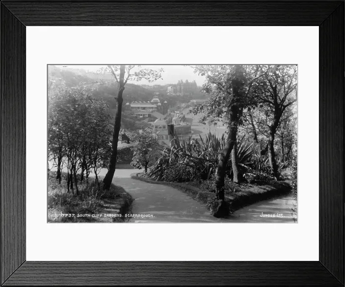 Framed Print : South Cliff Gardens Framed Print : South Cliff Gardens