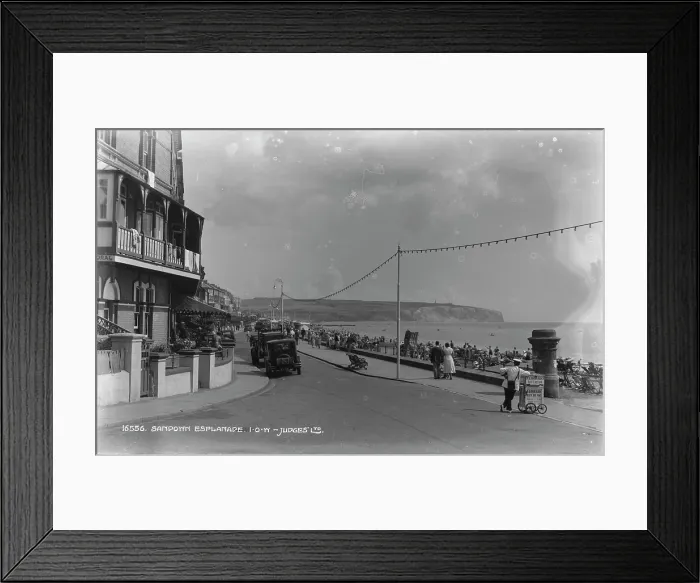 Framed Print : Sandown Esplanade Framed Print : Sandown Esplanade