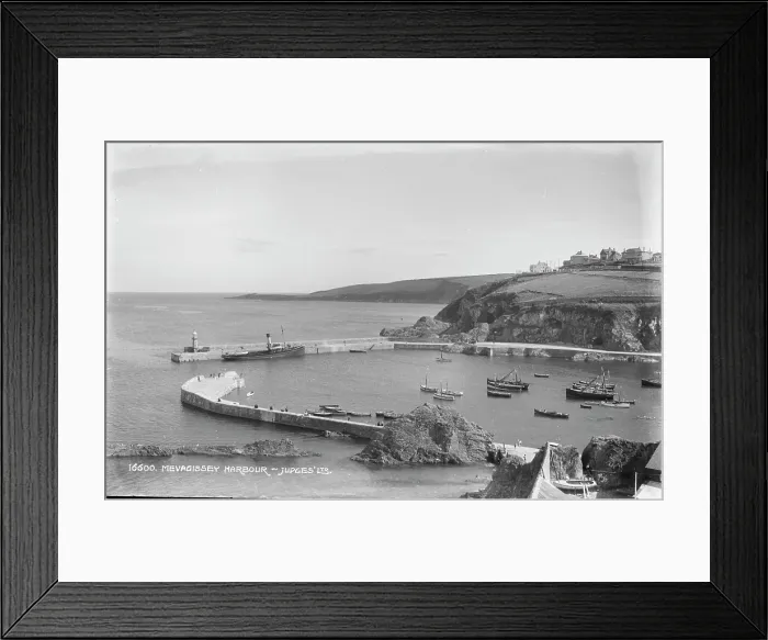 Framed Print : Mevagissey Harbour Framed Print : Mevagissey Harbour