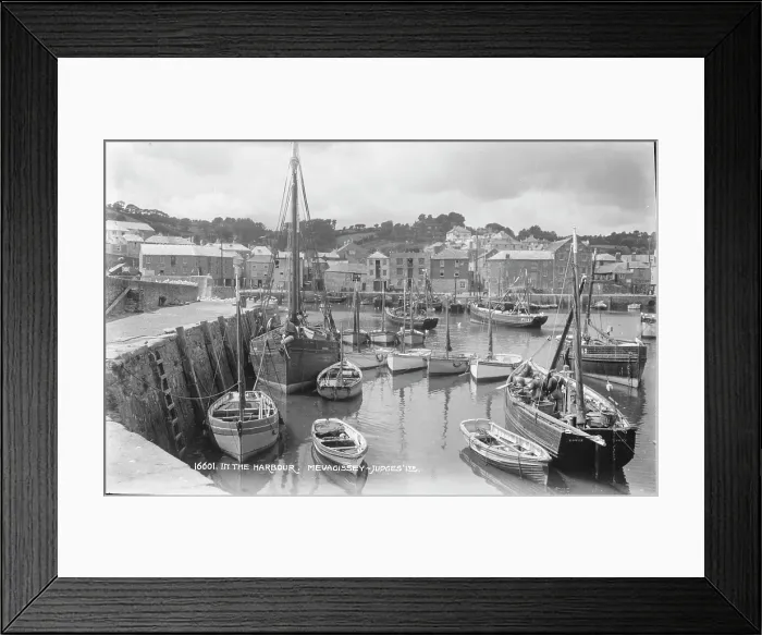 Framed Print : In the Harbour, Mevagissey Framed Print : In the Harbour, Mevagissey