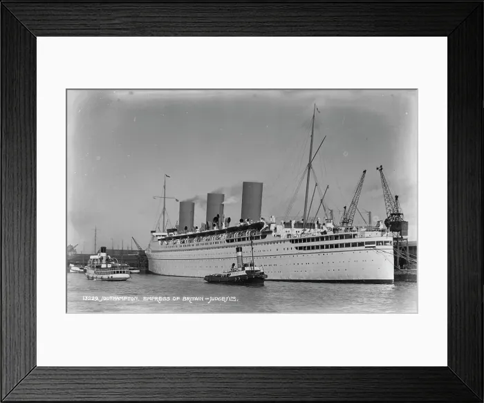 Framed Print : Empress of Britain at Southampton Framed Print : Empress of Britain at Southampton
