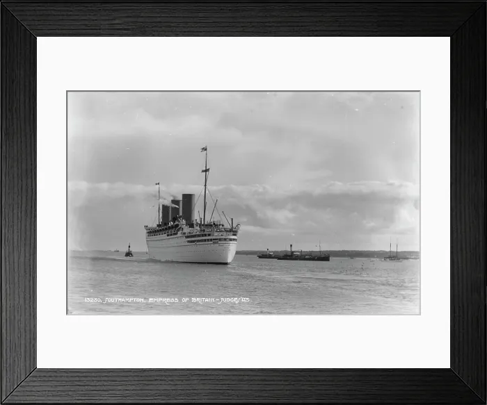 Framed Print : Empress of Britain in Southampton Framed Print : Empress of Britain in Southampton