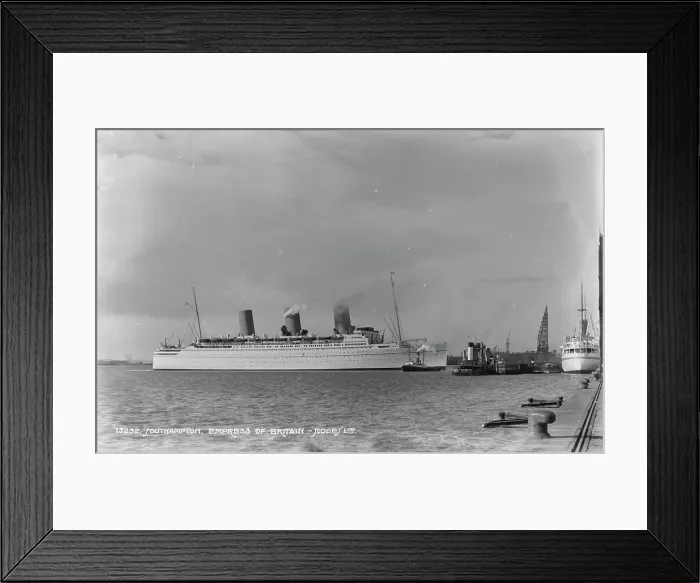 Framed Print : Empress of Britain at Southampton Framed Print : Empress of Britain at Southampton