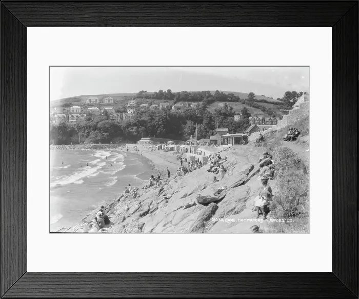 Framed Print : Beach Scene at Hannafore Framed Print : Beach Scene at Hannafore