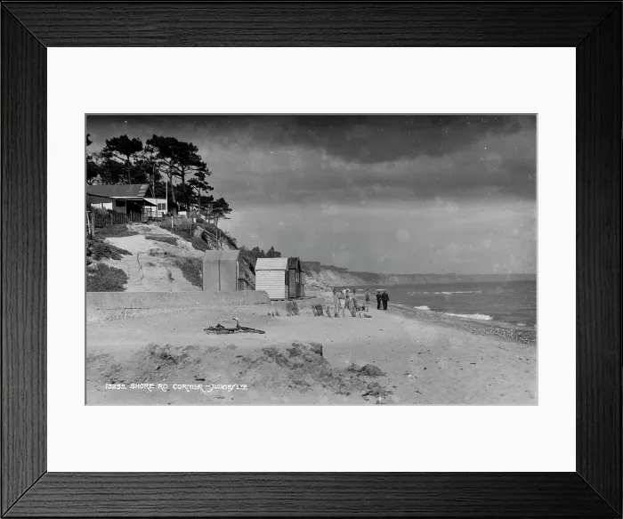 Framed Print : Beach Scene with Beach Huts Framed Print : Beach Scene with Beach Huts