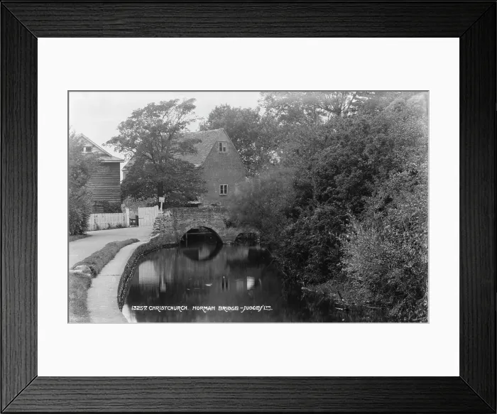 Framed Print : Norman Bridge in Christchurch Framed Print : Norman Bridge in Christchurch