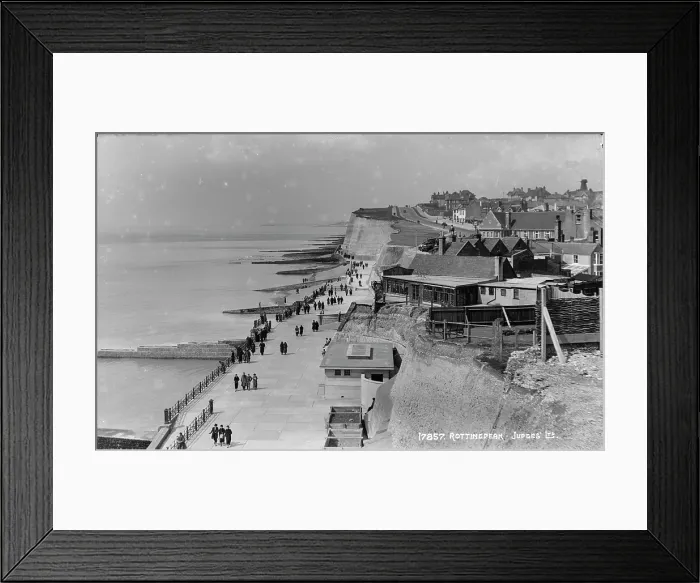 Framed Print : Seafront at Rottingdean Framed Print : Seafront at Rottingdean