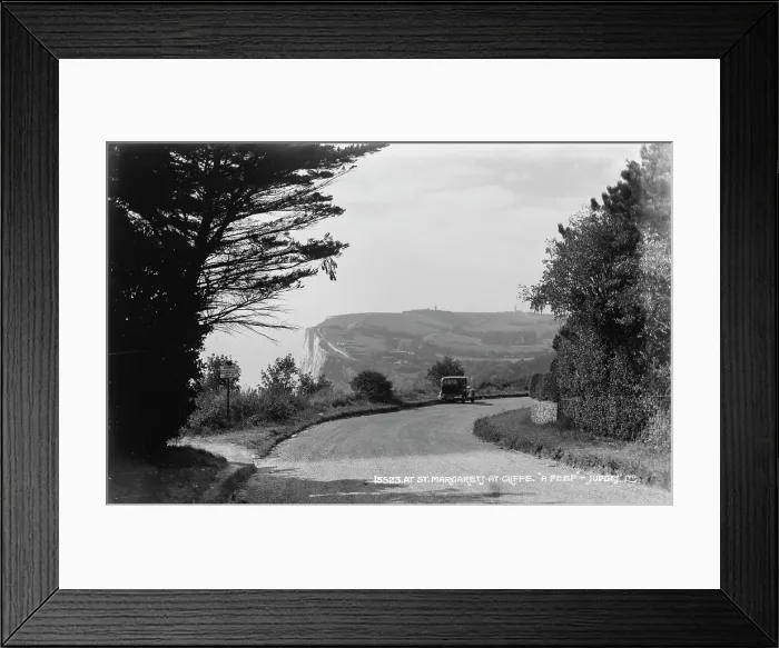 Framed Print : A Peep at St. Margaret's at Cliffe Framed Print : A Peep at St. Margaret's at Cliffe