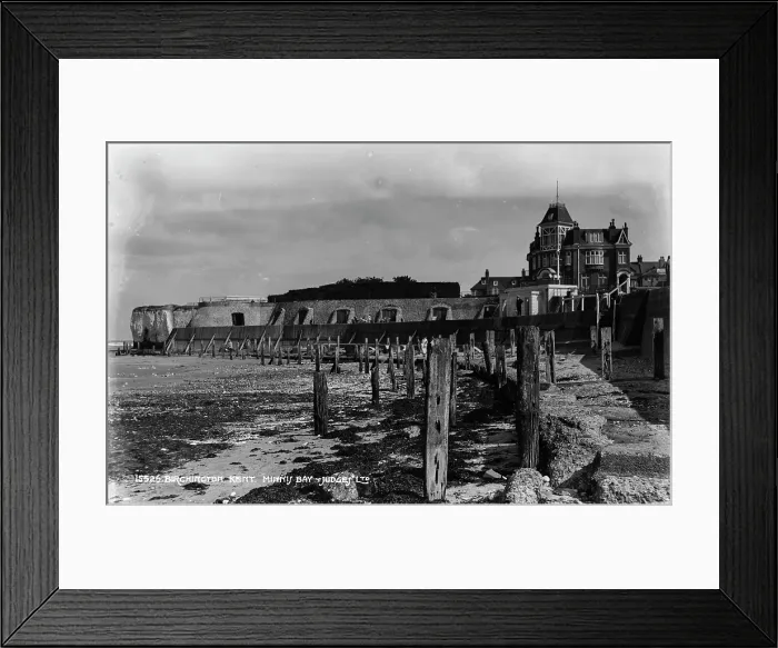 Framed Print : Minny Bay, Birchington Framed Print : Minny Bay, Birchington