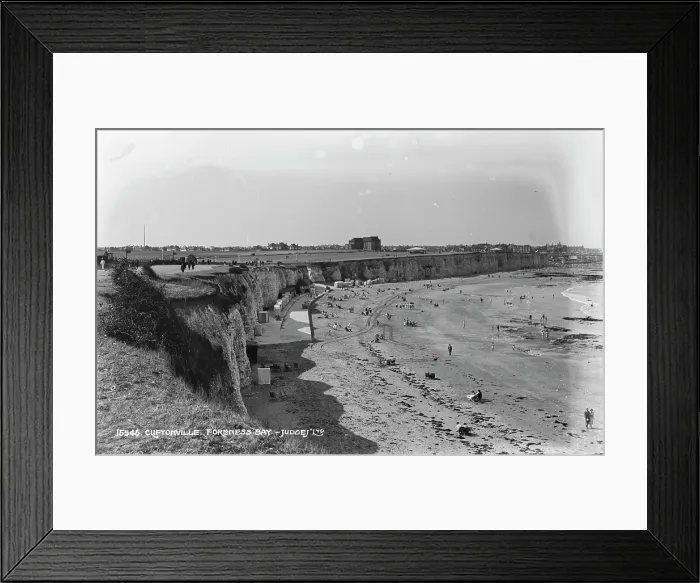 Framed Print : Scenic View of Cliftonville, Foreness Bay Framed Print : Scenic View of Cliftonville, Foreness Bay
