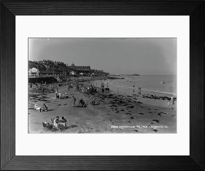 Framed Print : Busy Day at Cliftonville Beach Framed Print : Busy Day at Cliftonville Beach
