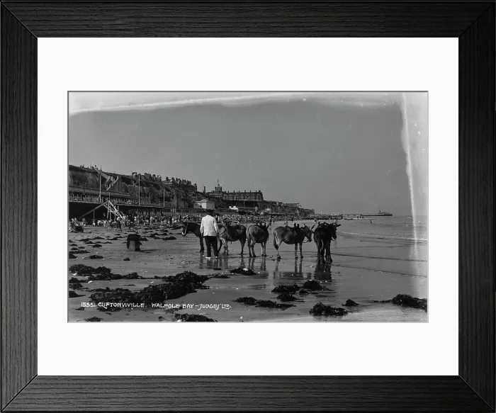 Framed Print : Beach Scene at Walpole Bay Framed Print : Beach Scene at Walpole Bay