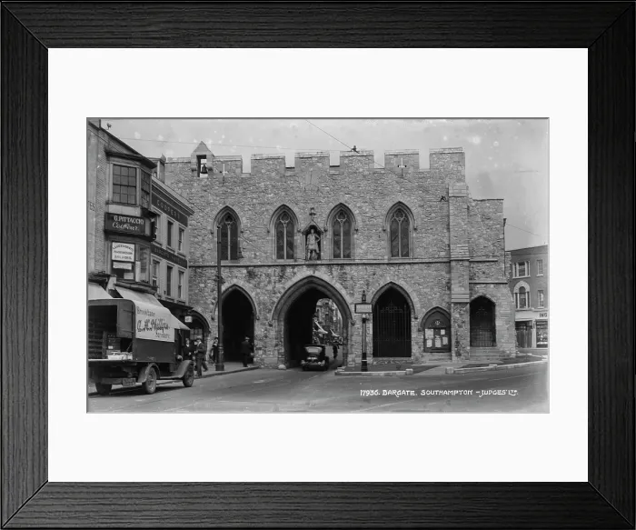 Framed Print : Bargate in Southampton Framed Print : Bargate in Southampton