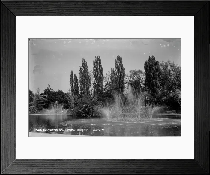 Framed Print : Jephson Gardens Fountain Framed Print : Jephson Gardens Fountain