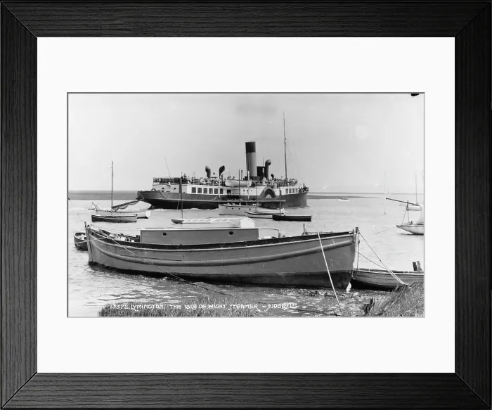 Framed Print : The Isle of Wight Steamer Framed Print : The Isle of Wight Steamer