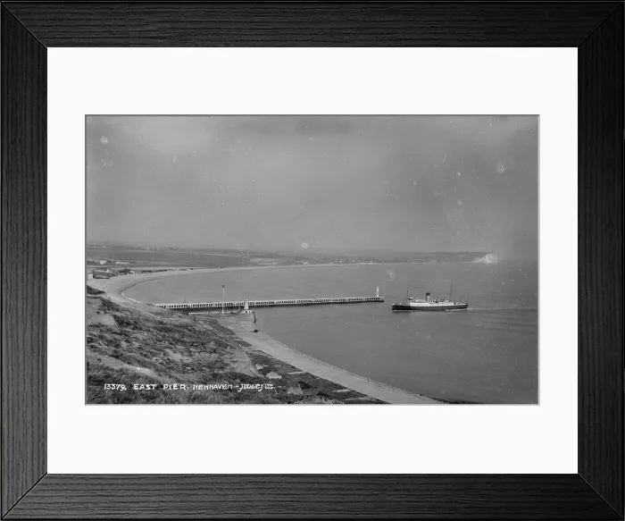 Framed Print : East Pier, Newhaven Framed Print : East Pier, Newhaven