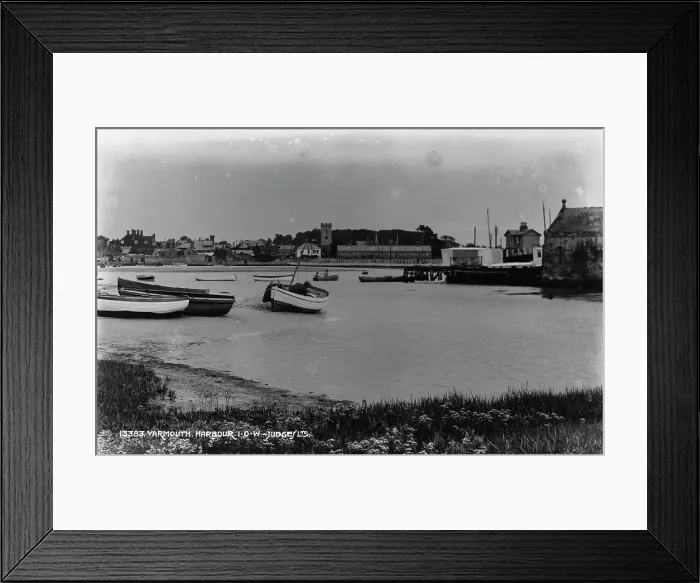 Framed Print : Yarmouth Harbour Framed Print : Yarmouth Harbour