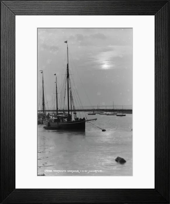 Framed Print : Yarmouth Harbour Framed Print : Yarmouth Harbour