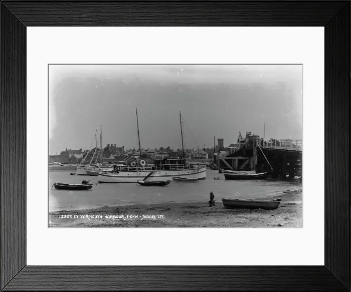 Framed Print : Yarmouth Harbour Framed Print : Yarmouth Harbour
