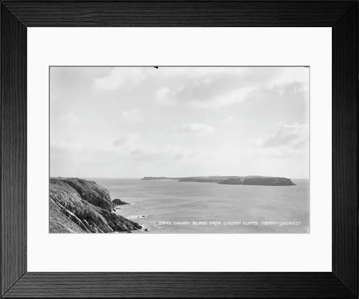 Framed Print : Caldey Island from Lydstep Cliffs Framed Print : Caldey Island from Lydstep Cliffs