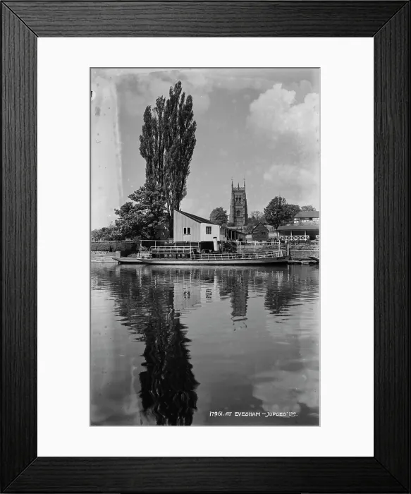 Framed Print : Riverside View of Evesham Framed Print : Riverside View of Evesham
