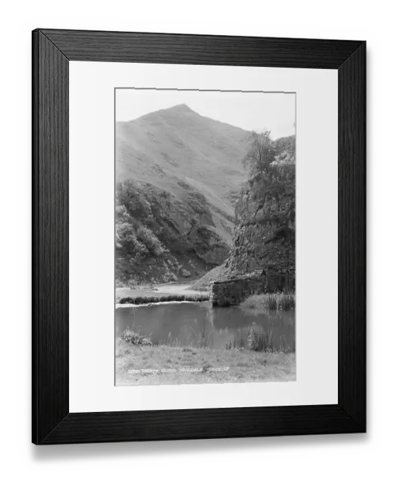 Framed Print : Thorpe Cloud in Dovedale Framed Print : Thorpe Cloud in Dovedale